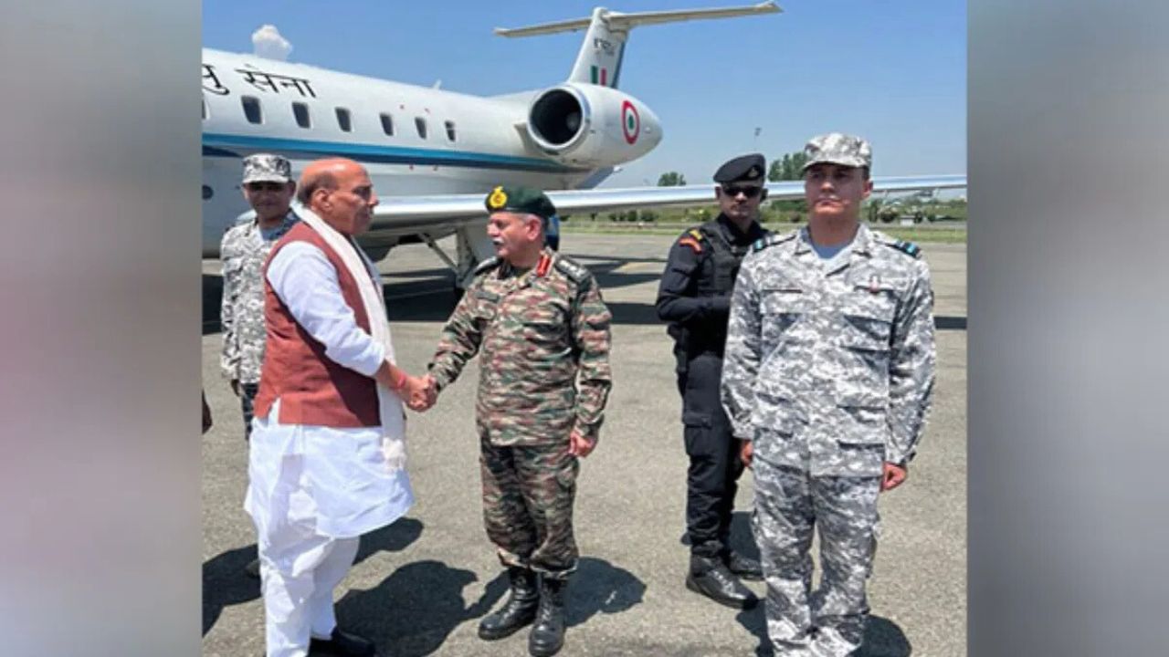 Rajnath Singh: रक्षामंत्री का दौरा और पाकिस्तान को दो टूक संदेश! अब माफ नहीं किया जाएगा