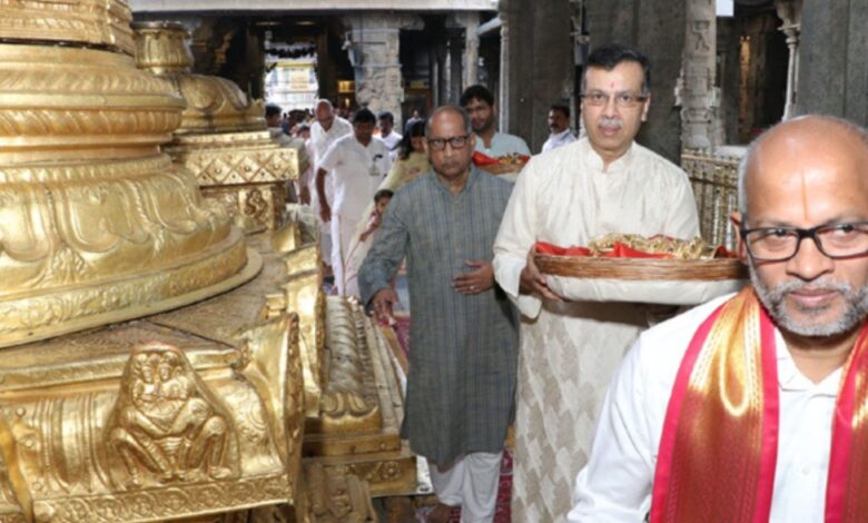 तिरुपति बालाजी मंदिर में IPL की इस टीम के मालिक ने चढ़ाया करोड़ों का सोना, कुल कीमत चौंका देगी