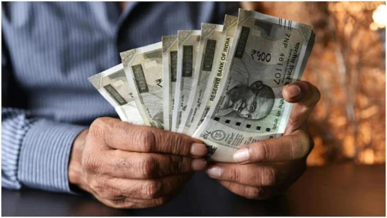Atal Pension Yojana: ₹2000 से ₹5000 तक की पेंशन कैसे पाएं? सिर्फ एक बैंक विजिट से बदल सकती है किस्मत