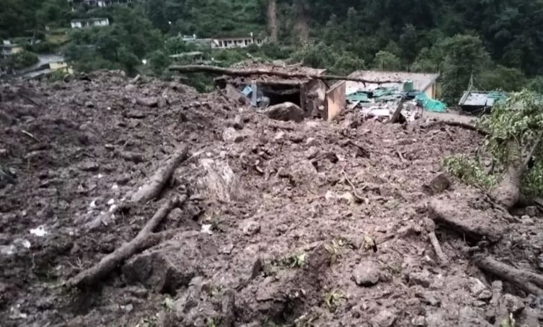 Chamoli Cloudburst: रातभर की बारिश ने मचाई तबाही, चमोली में दो गांवों पर टूटा क्लाउडबर्स्ट का कहर, लोग सहमे