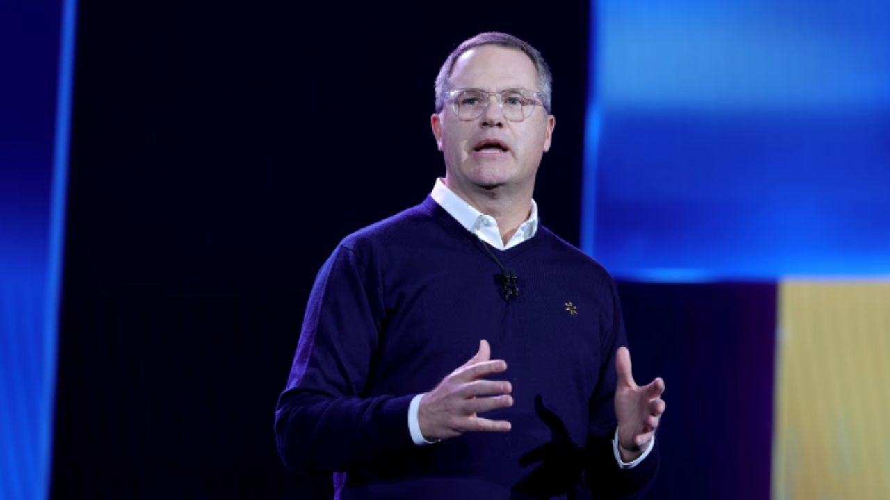 Artificial Intelligence: नौकरियों पर मंडराया AI का खतरा, Walmart CEO बोले – कोई भी नौकरी अब पहले जैसी नहीं रहेगी!