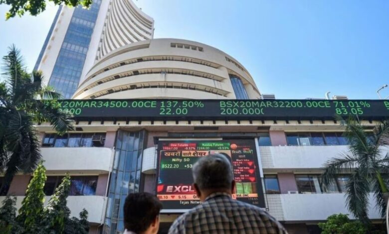 Stock Market Today: Sensex में 484 पॉइंट की तेजी, Nifty 50 ने 25,600 का अहम स्तर पार किया