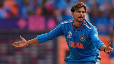 Kuldeep Yadav ने शाई होप को स्टंप्स पर आउट कर चौंकाया, भारत की पारी 518 रन, तीसरे दिन 301 रन की बढ़त