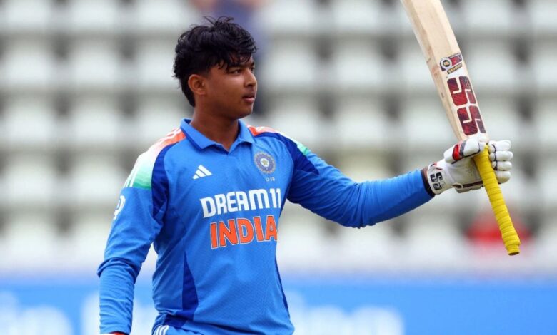 Vaibhav Suryavanshi ने Youth Test में शतक जड़ा और छक्कों में सबको पीछे छोड़ा, क्रिकेट प्रेमियों में चर्चा