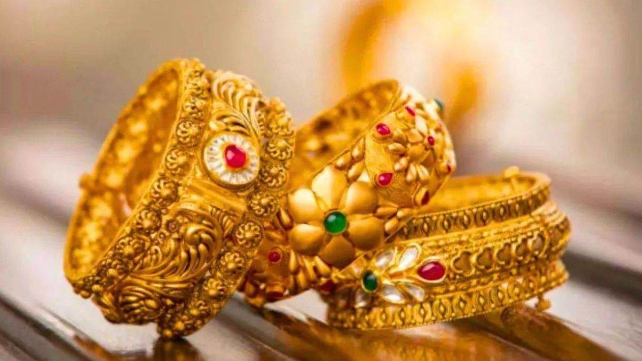 Gold Price Prediction: गिरते सोने के दाम से मचा हड़कंप! निवेशक कंफ्यूज़ – खरीदें या करें इंतज़ार?
