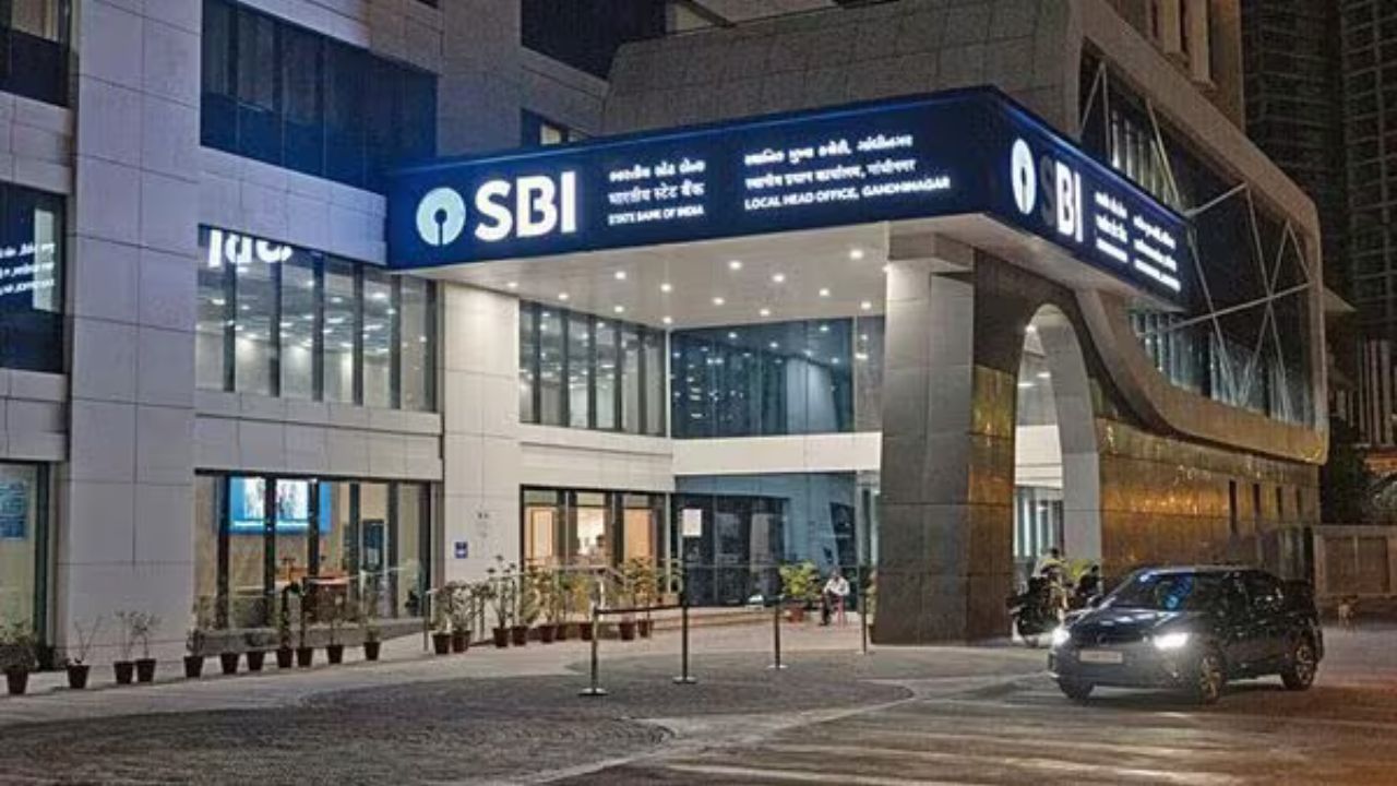 SBI का बड़ा फैसला mCASH सेवा 1 दिसंबर से बंद तुरंत बदलें तरीका वरना ट्रांजैक्शन में होगी भारी दिक्कत