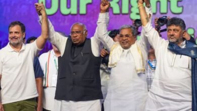 Karnataka Congress में सत्ता संघर्ष तेज, Mallikarjun Kharge करेंगे सोनिया-राहुल गांधी से चर्चा, पार्टी में सस्पेंस बढ़ा