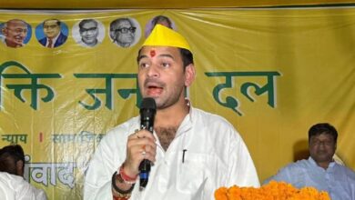 Tej Pratap Yadav ने चुनाव परिणाम के बाद विकासमूलक सरकार को समर्थन देने की दी शपथ, राजनीति में बढ़ा सस्पेंस