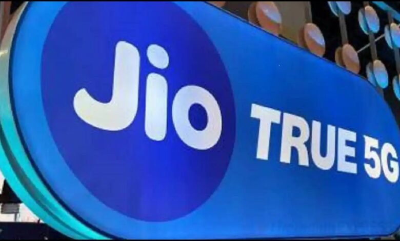 Jio 5G में मार्केट लीडर, डाउनलोड स्पीड और नेटवर्क उपलब्धता में Airtel और Vi को टक्कर