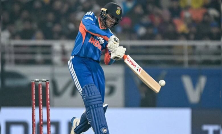 Abhishek Sharma ने टी-20 में मचाई धूम, विराट कोहली का रिकॉर्ड तोड़ने का शानदार मौका सामने