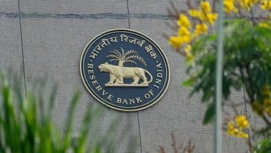 RBI Banking Rules Violation: बेसिक सेविंग्स बैंक खाता नियम तोड़े, कोटक महिंद्रा बैंक पर RBI का सख्त एक्शन