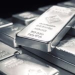 Silver Price Today: ₹2 लाख प्रति किलो पार कर चांदी ने इतिहास रचा, क्या यह तेजी लंबी अवधि तक जारी रहेगी?