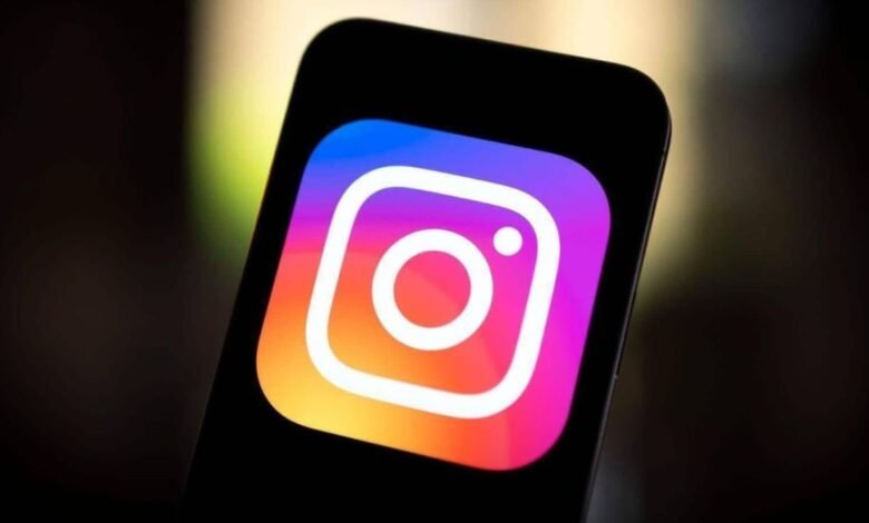 Instagram Tips: इंस्टाग्राम आपकी बातें नहीं सुनता लेकिन क्यों दिखाता है इतनी पर्सनल ऐड्स? जानिए सच