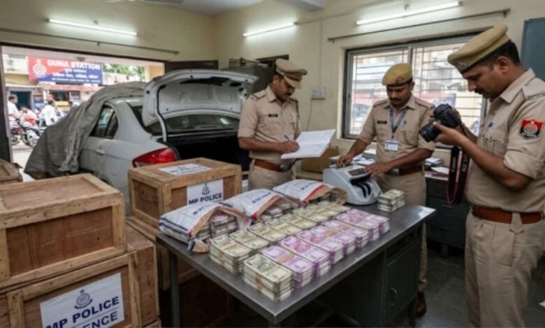 हाईवे पर पकड़ा ₹1 करोड़, फिर कैसे गायब हुआ मामला जानकर चौंक जाएंगे