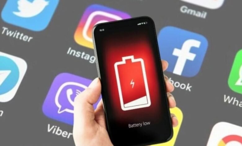 सोशल मीडिया ऐप्स जो आपके मोबाइल डेटा को मिनटों में खत्म कर देते हैं