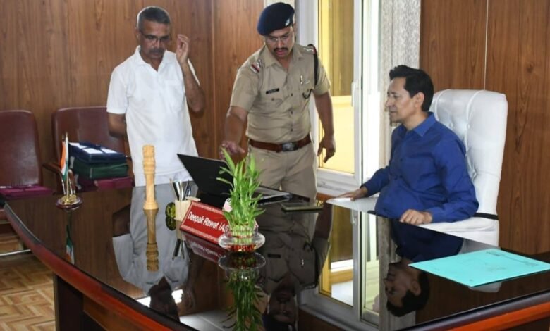 भीमताल विकास भवन में शिक्षा सुधार को लेकर सख्त निर्देश, स्कूलों की होगी डिजिटल निगरानी