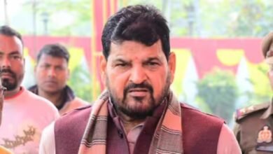 अखिलेश यादव का बड़ा बयान क्या बृजभूषण शरण सिंह बदल सकते हैं राजनीतिक पाला