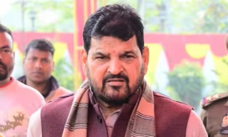 अखिलेश यादव का बड़ा बयान क्या बृजभूषण शरण सिंह बदल सकते हैं राजनीतिक पाला