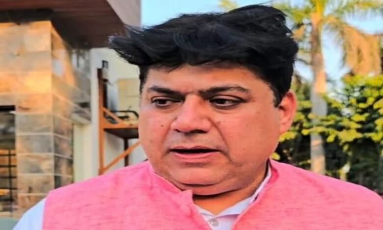 सोनीपत मेयर चुनाव में बड़ा झटका कांग्रेस उम्मीदवार कमल दीवान ने क्यों छोड़ा मैदान