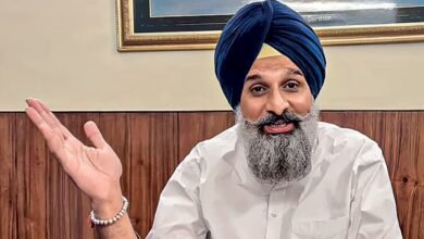 पंजाब चुनाव में प्रशासनिक मशीनरी के दुरुपयोग का आरोप, मजीठिया ने दी चेतावनी