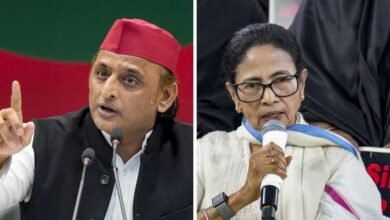 ममता बनर्जी के आरोप से सियासत गरम अखिलेश यादव बोले लोकतंत्र पर काला दिन