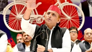 अखिलेश यादव ने जनता को साइकिल को बताया महंगाई से बचने का रास्ता
