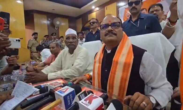 राम मंदिर चढ़ावा विवाद पर भड़के ब्रजेश पाठक, SIT जांच का दिया हवाला