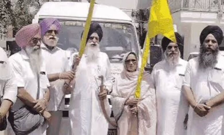 महाराजा रणजीत सिंह की बरसी पर पाकिस्तान रवाना हुआ श्रद्धालुओं का जत्था