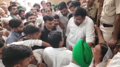डीसी कार्यालय के बाहर बवाल, विधायक अर्जुन चौटाला और एसपी में तीखी नोकझोंक