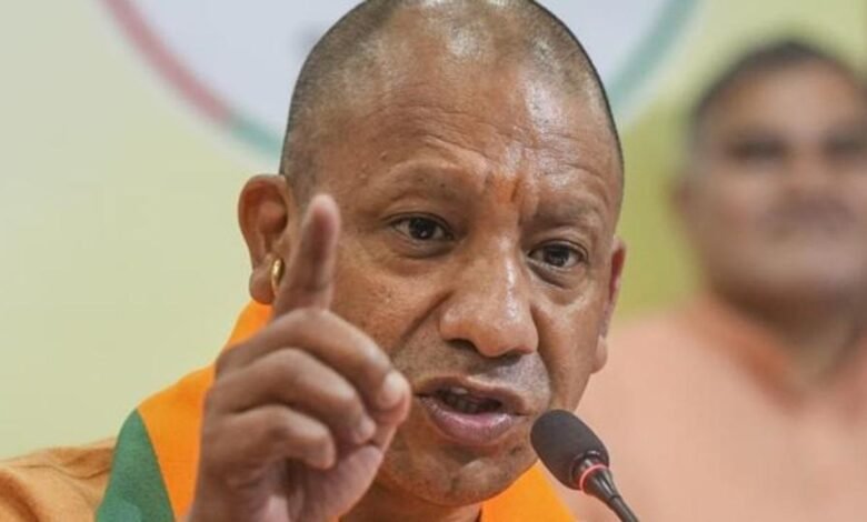 जेवर एयरपोर्ट से पहली उड़ान, किसानों ने भरी हवाई उड़ान