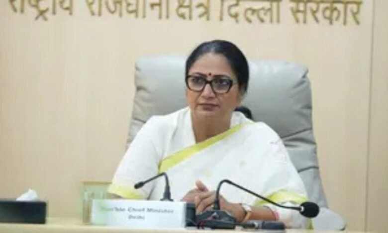 दिल्ली सरकार ने खत्म की बुधवार-शनिवार की WFH व्यवस्था, सरकारी कर्मचारियों के लिए नया ऑफिस टाइम लागू