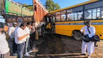 जालंधर में दो स्कूल बसों की आमने-सामने टक्कर, एक बस पलटी; छात्रों के न होने से टला बड़ा हादसा