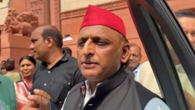 दिल्ली पुलिस मेरा कुर्ता फाड़ देती, अगर गांधी आश्रम का नहीं होता: अखिलेश यादव का बड़ा आरोप