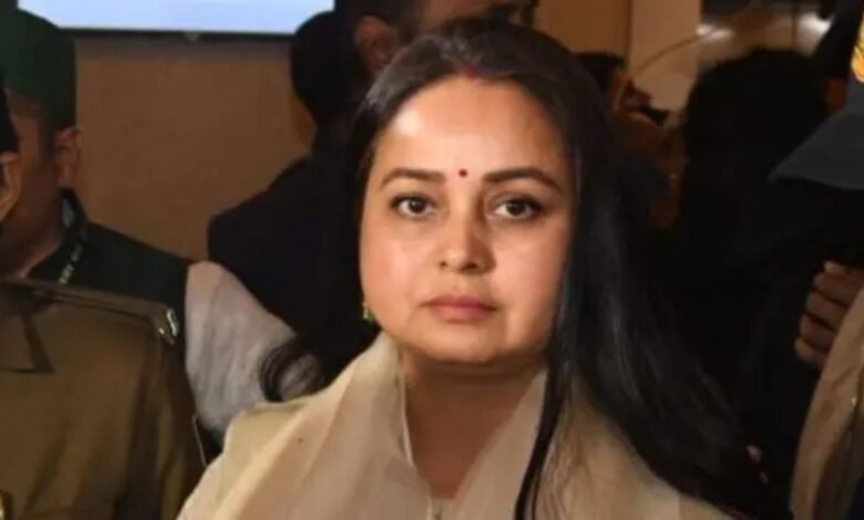 PM मोदी के फास्ट ट्रैक कोर्ट ऐलान पर रोहिणी आचार्य का हमला, शिक्षा मंत्री से जवाबदेही पर उठाए सवाल
