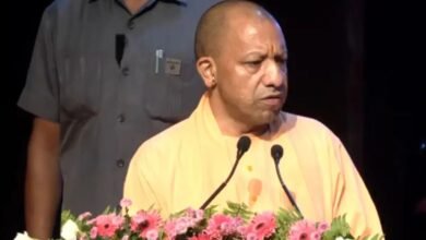 पेपर लीक पर विपक्ष पर बरसे योगी, बोले- नकल माफिया को मिलेगी 10 साल की सजा