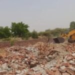 फरीदाबाद में अवैध कॉलोनियों पर चला बुलडोजर, कई मकान-दुकान किए गए ध्वस्त