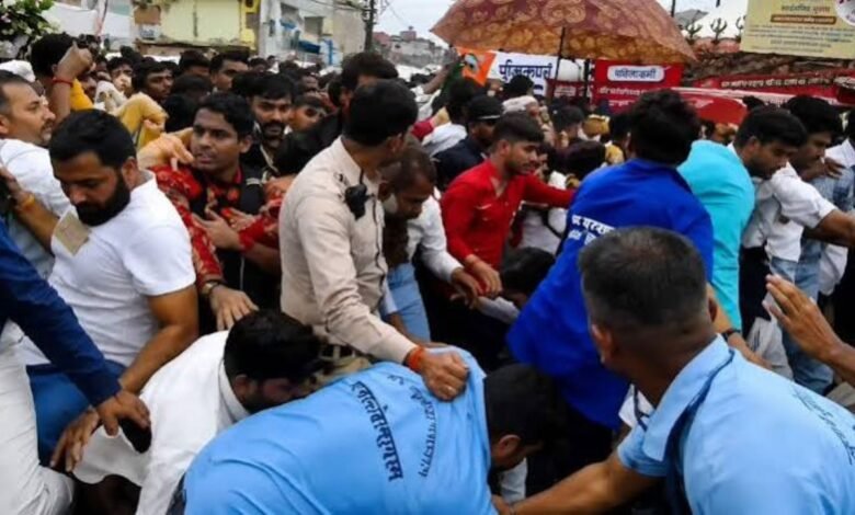 करंट की अफवाह से महाकाल मंदिर में मची भगदड़, कई श्रद्धालु घायल
