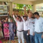 बांसगांव में लेखपालों का धरना, एंटी करप्शन कार्रवाई की निष्पक्ष जांच की मांग