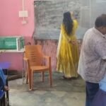 मधेपुरा में शिक्षा व्यवस्था की बदहाली, दो कमरों और टीन शेड में पढ़ रहे 159 बच्चे