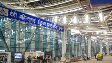 इंदौर एयरपोर्ट पर DRI की बड़ी कार्रवाई, अबूधाबी से आए यात्री के पास मिला करीब 2 करोड़ रुपये का सोना