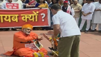 संसद प्रदर्शन पर वाराणसी में FIR, राहुल गांधी, पप्पू यादव और अवधेश प्रसाद के खिलाफ केस दर्ज