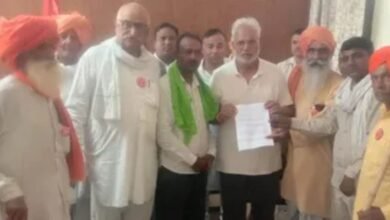 हिसार में किसान-मजदूरों ने सांसद-विधायकों को सौंपा ज्ञापन, MSP की कानूनी गारंटी समेत कई मांगें