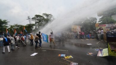 पटना में सड़क पर उतरे छात्र-किसान-मजदूर, जेपी गोलंबर पर बैरिकेडिंग तोड़कर आगे बढ़े प्रदर्शनकारी