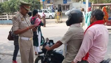 UP Helmet Rule: बाइक पर पीछे बैठने वाले को भी पहनना होगा हेलमेट, कटेगा ऑनलाइन चालान