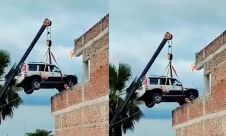 चोरी से बचाने के लिए छत पर चढ़ा दी नई Scorpio, वीडियो देखकर आनंद महिंद्रा भी रह गए हैरान