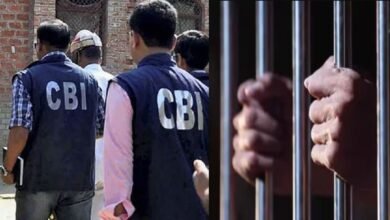 CBI टीम पर फूल बरसाने के मामले में SHO सस्पेंड, 2 लोग हिरासत में