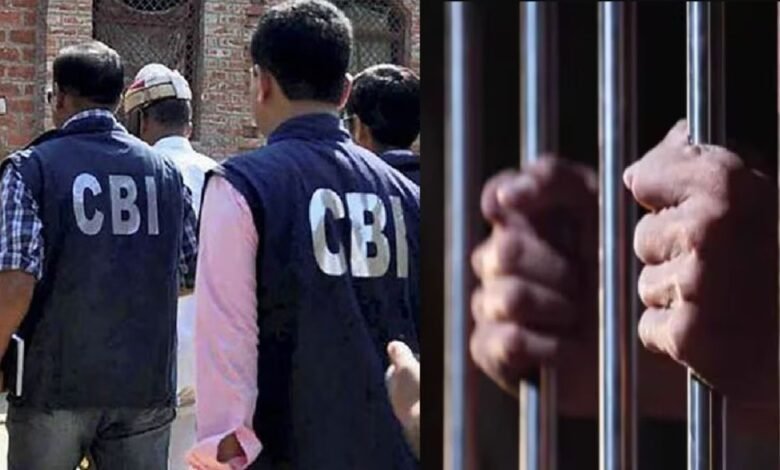 CBI टीम पर फूल बरसाने के मामले में SHO सस्पेंड, 2 लोग हिरासत में