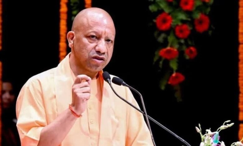 UP पुलिसकर्मियों को योगी सरकार की बड़ी सौगात, मोटरसाइकिल और वर्दी भत्ते में हुई बढ़ोतरी की घोषणा
