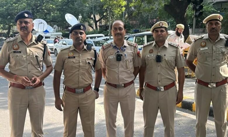 दिल्ली HC में बॉडी कैमरे अनिवार्य करने की मांग, पुलिसकर्मी रिकॉर्डिंग डिलीट न कर सकें